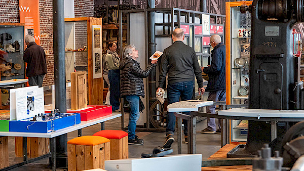 Collection of the  Brussels Museum of Industry and Labour, focus on Art  Deco