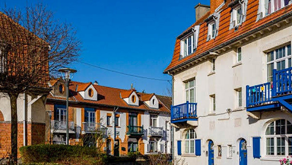 Heading west with Diongre