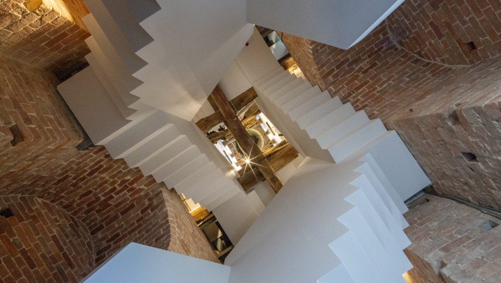 Feest! in Oost en West – de totstandkoming