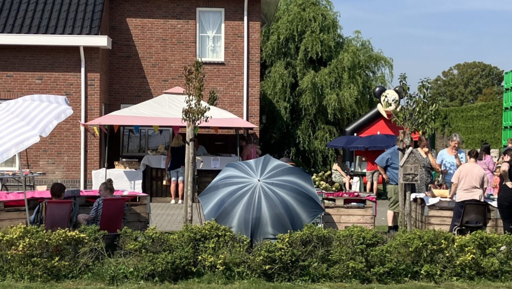 Kraampje van Wisse. Boomgaard / boerderijwinkel