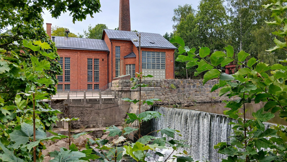 Vedenpuhdistusta Helsingin Vanhankaupunginkoskella -kävelykierros