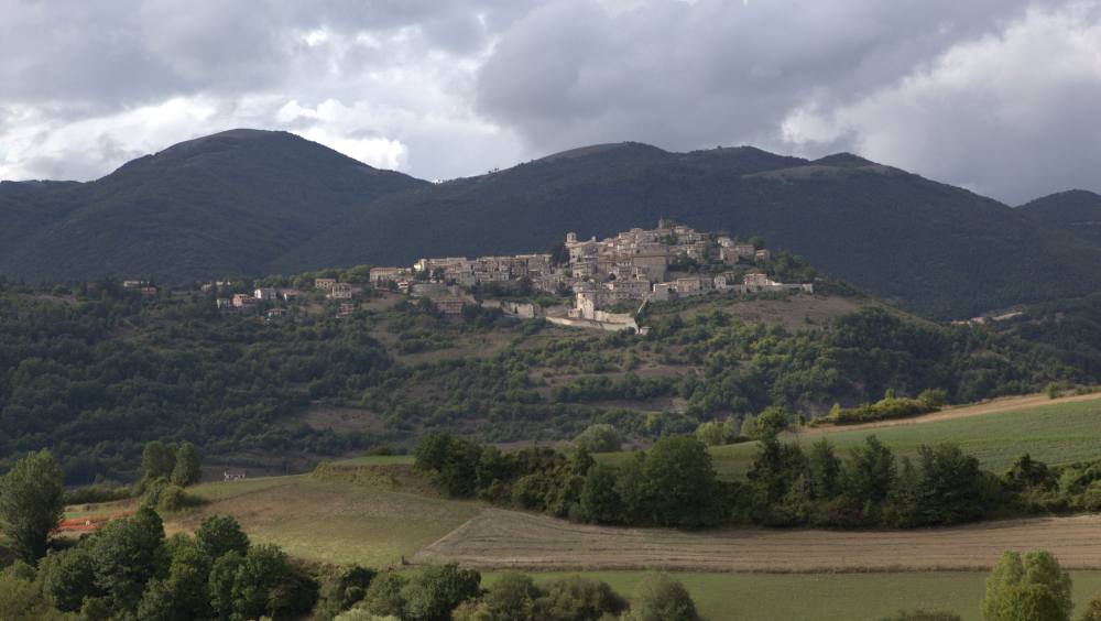 "CIRCONDATO DI FORTISSIME MURA, TORRI E BALUARDI. Storia, Restauro e Valorizzazione delle Strutture difensive di Monteleone di Spoleto