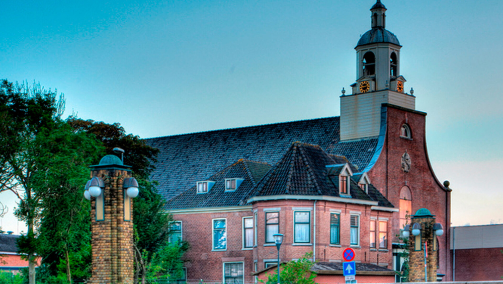 Opening bij de Petrus en Pauluskerk