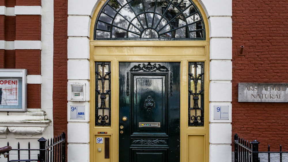 T1 Collectief ‘Onsserieus’ presenteert: ...