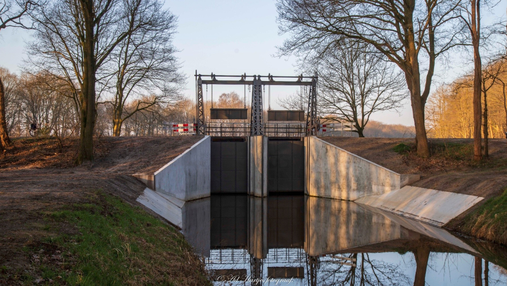 Sluis (schuiven) van de Bossche Sloot