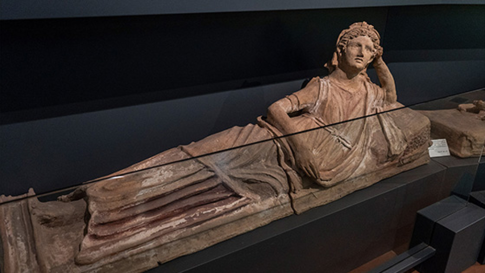 Architetture: l'arte di costruire a Tuscania, storie di opere e restauri. Il caso di Santa Maria del Riposo