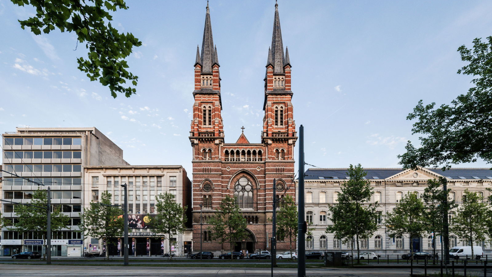 Van Onze-Lieve-Vrouw van Gratiekerk naar theaterfoyer