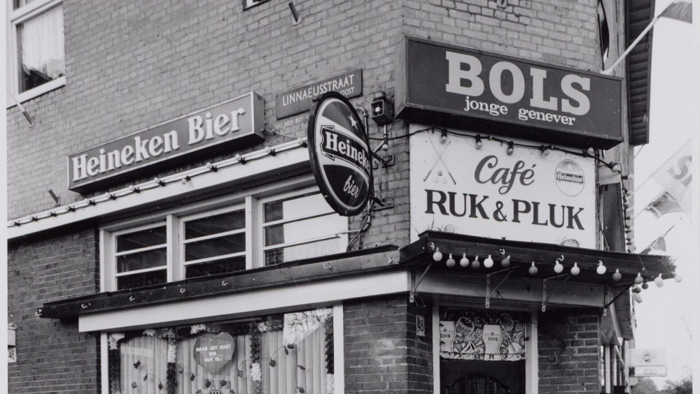 Karaoke in café Ruk en Pluk