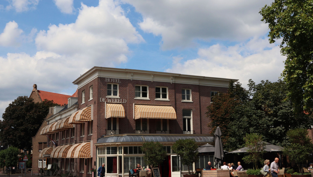 09. Hotel de Wereld