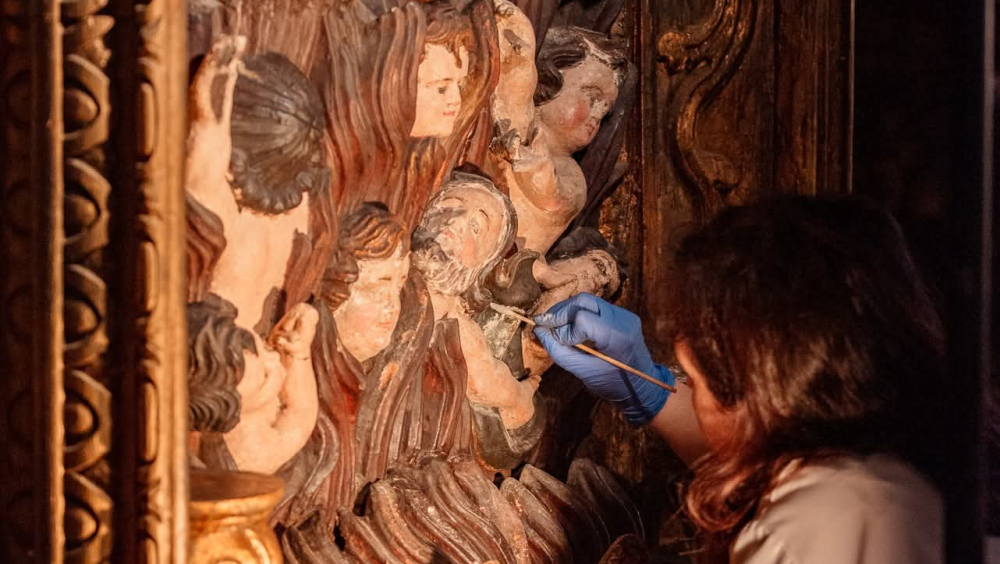 Restauro ao vivo no museu