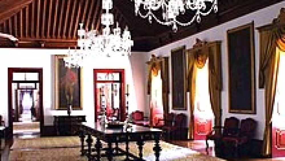 Visita orientada ao Palácio dos Capitães Generais