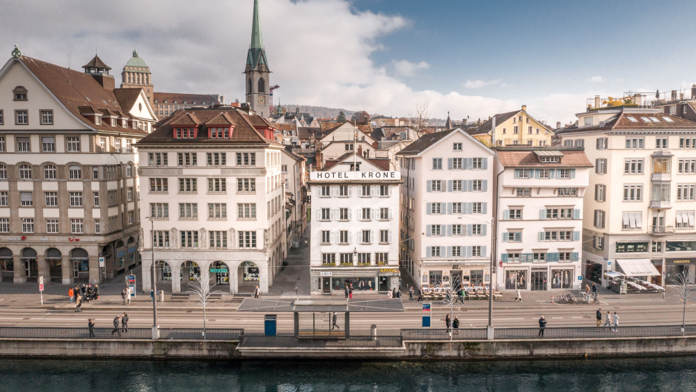 ALTSTADTGESCHICHTEN IN DER VILLA PATUMBAH