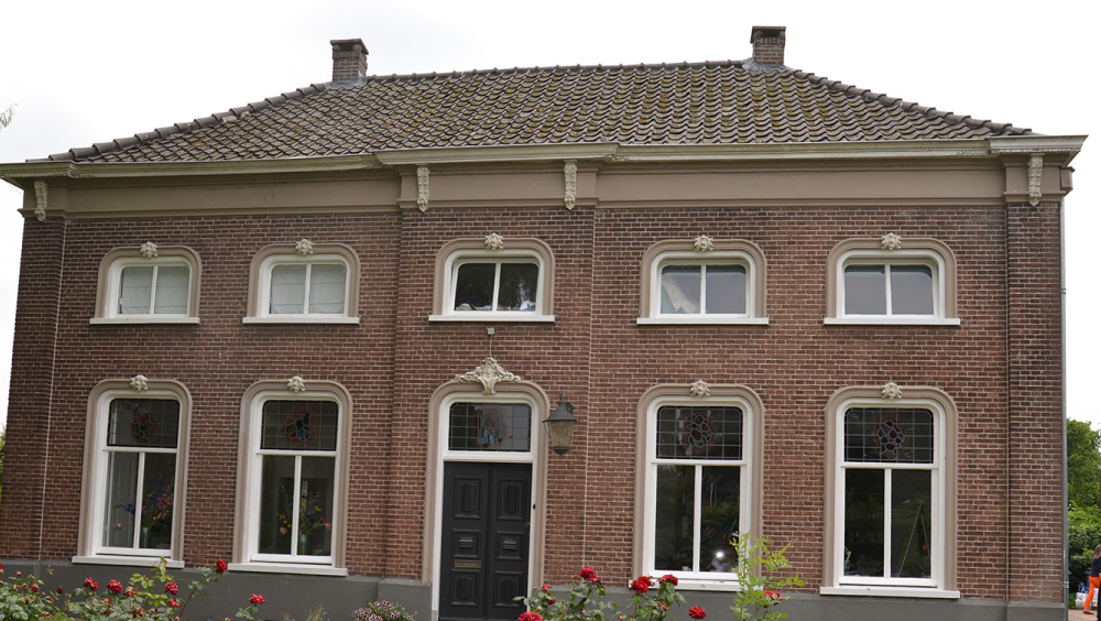 Alphen a/d Maas: T-boerderij