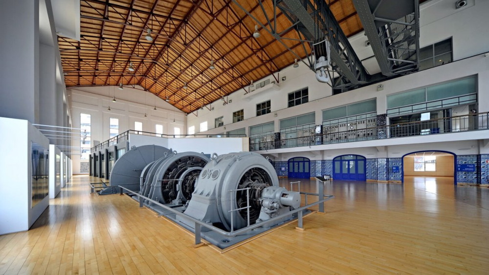 El edificio Ilgner y las naves de Ercros