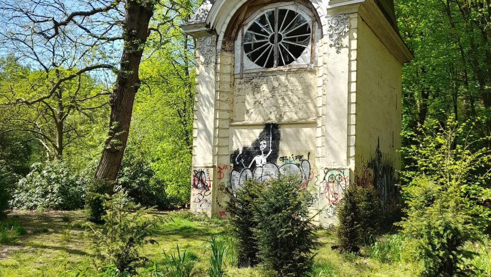 Gegidste wandeling in het park Claeys-Bouüaert
