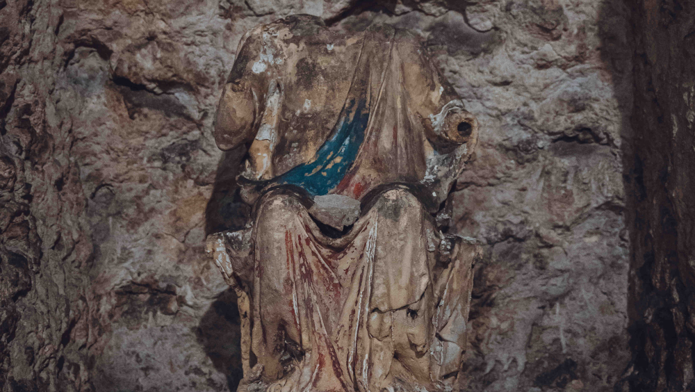 Vista guidata alla Cripta di Santa Restituta accompagnati da Ensemble Réunis