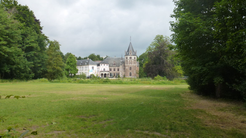 Kasteel de Renesse achter de schermen