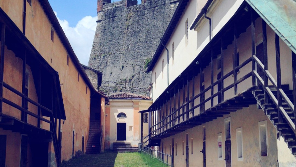 L’arte del costruire: scavare e creare con il marmo