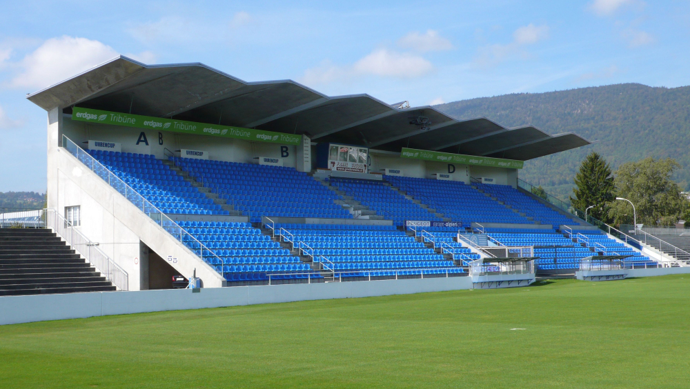 TRIBÜNENKUNST & FUSSBALLFIEBER