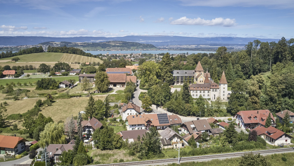 UNE PROMENADE DANS LE VILLAGE À TRAVERS LES ÉPOQUES