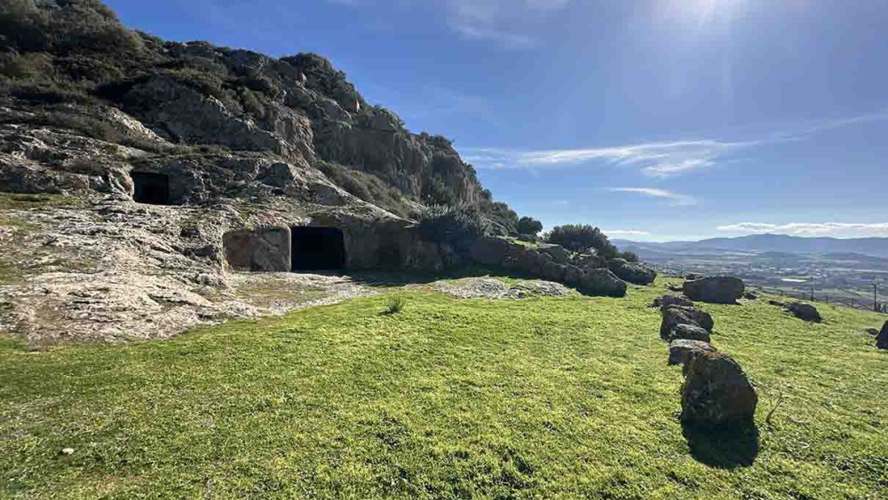 Domus de Janas Case o Tombe?