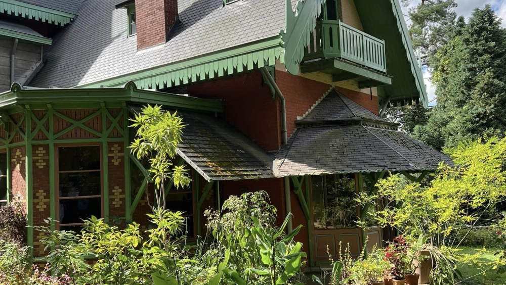 Zomerverblijf van een notabele met een liefde voor vele stijlen