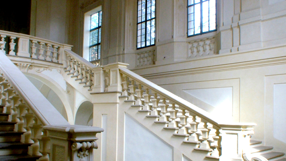 Palazzo Davia Bargellini. Architettura di interni di una dimora storica