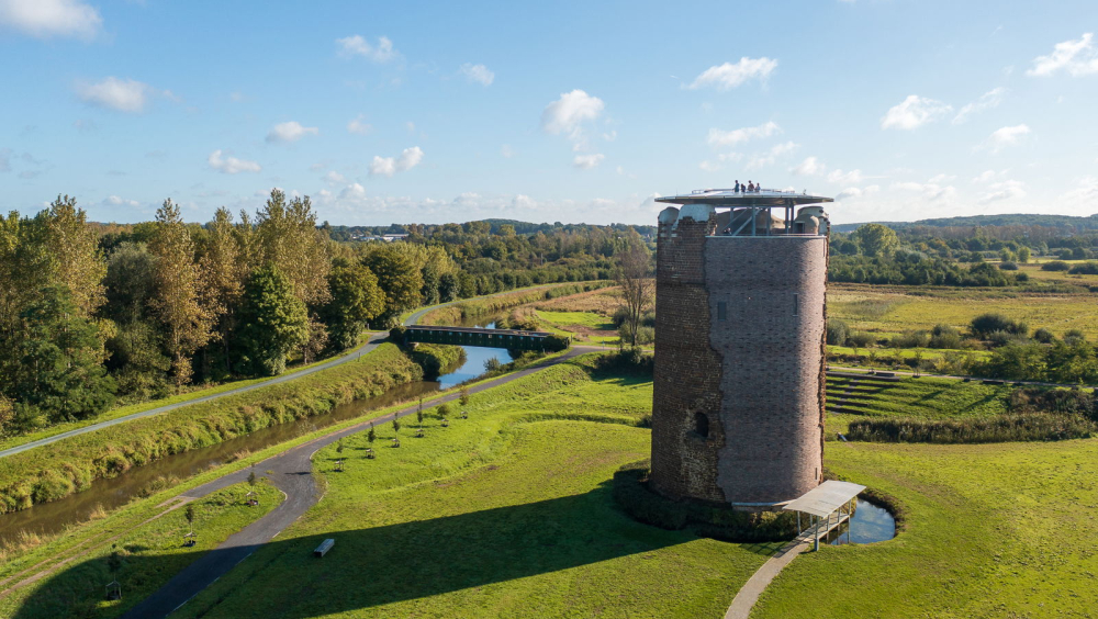 De maagdentoren vertelt ...