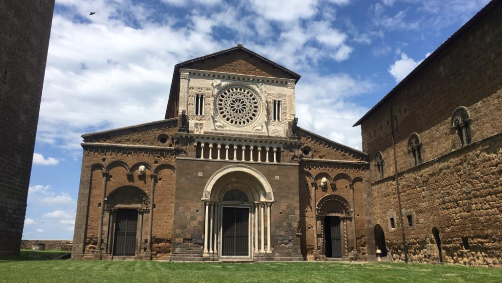 Il restauro della Chiesa di San Pietro a Tuscania dopo il sisma: storia di un'architettura ferita