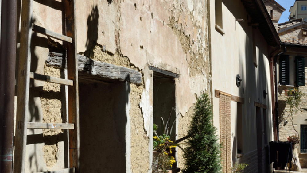 Architettura di terra cruda: patrimonio e bellezza a Ficana – Passeggiata patrimoniale