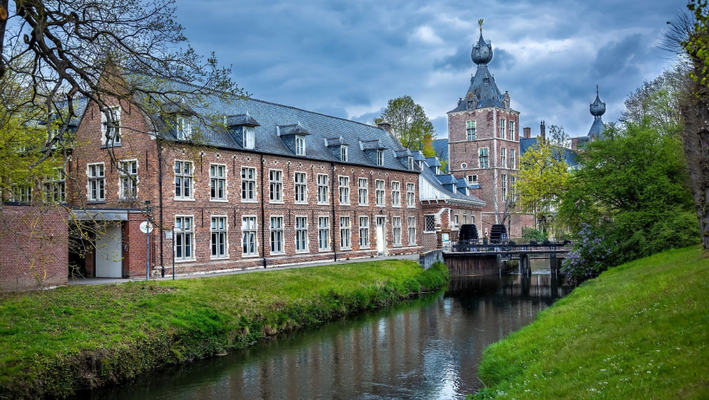Volg een rondleiding in het Arenbergkasteel