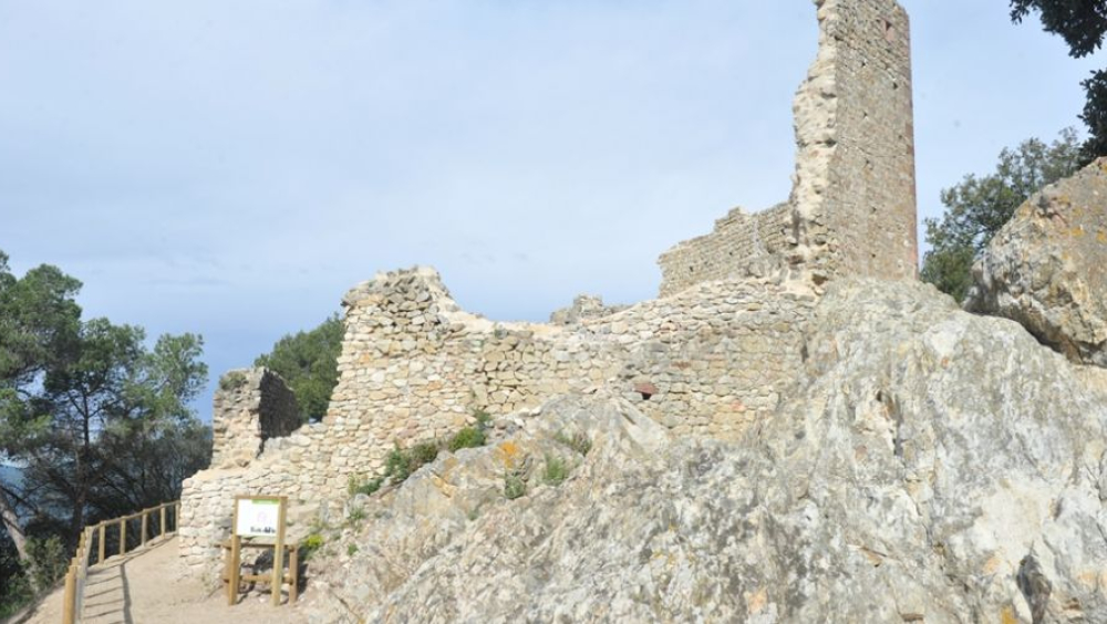 Visita guiada al Castell de Montbui i concert