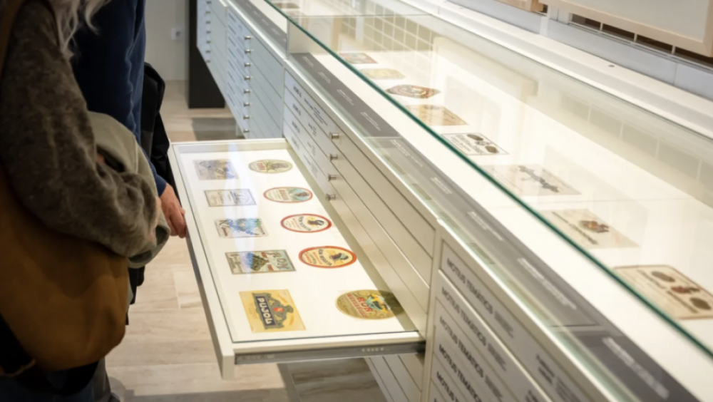 Visita guiada a la col·lecció d’etiquetes