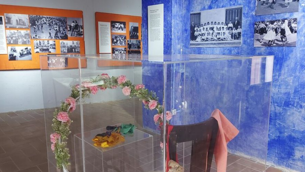 Exposició "Esbart Dansaire Toranès" i Taller danses populars