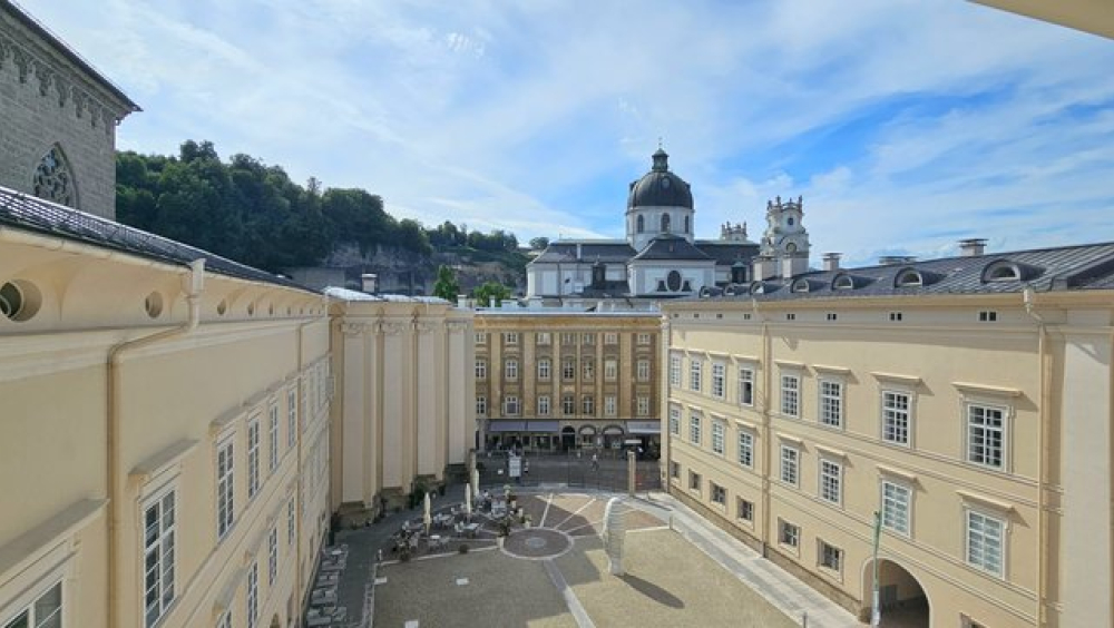 100 Jahre Gerhard Garstenauer: Stadtspaziergang mit Gabi Freischlager und Conny Cossa