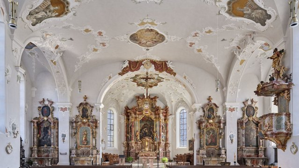 Stadtpfarrkirche St. Gallus in Bregenz: Eine meisterhafte Barockisierung