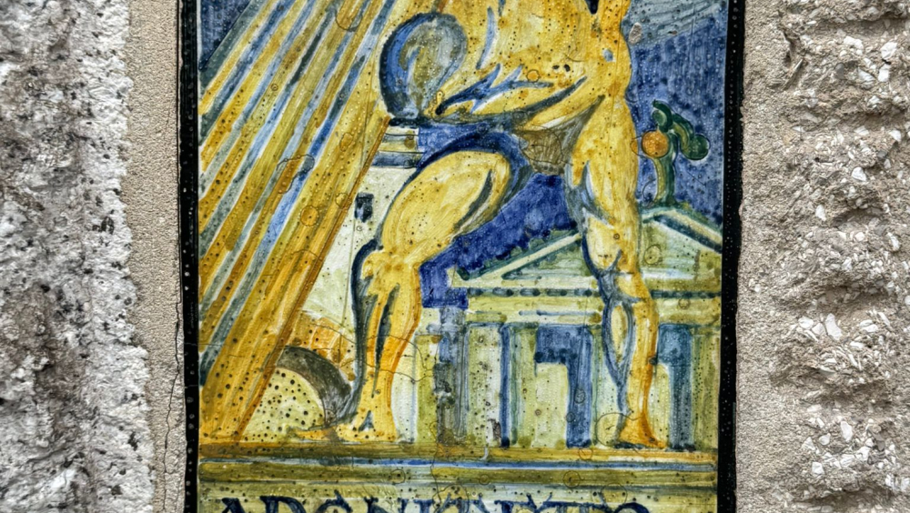 Un'avventura tra le vie del centro per giovani osservatori, tra arte, architettura e bellezza nella Busto di inizio '900