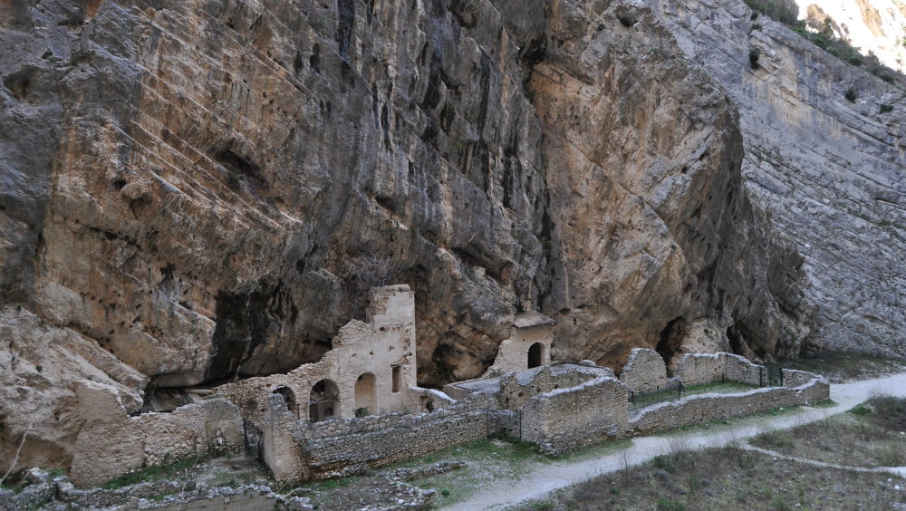 L’abbazia di San Martino in Valle della Fara nelle fonti documentarie e d’archivio