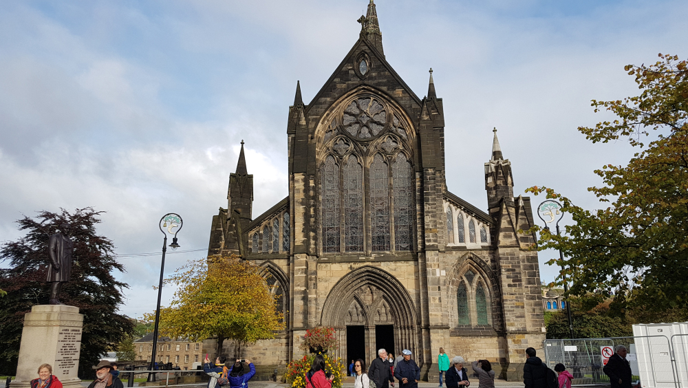Glasgow Cathedral to Glasgow Cross Tour
