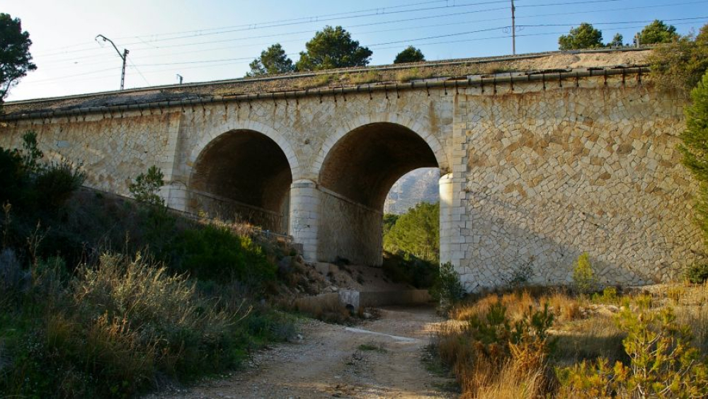 Portes cap el mar: les cantarilles del ferrocarril.