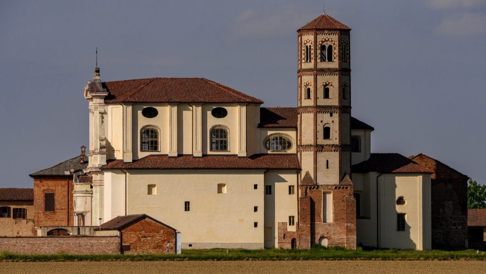 Passeggiata patrimoniale - Architetture e paesaggi risicoli in metamorfosi: dai monasteri alle moderne  strutture nei Borghi delle vie d’Acqua