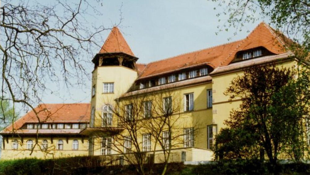 „ZESPÓŁ PAŁACOWY W RENICACH – SCHYŁEK TRADYCJI CZY NOWE OTWARCIE” Organizator