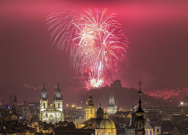 Prague new year 2016 fireworks over Prague Old Town panorama (credit, Jan Fidler, CC BY 2.0)