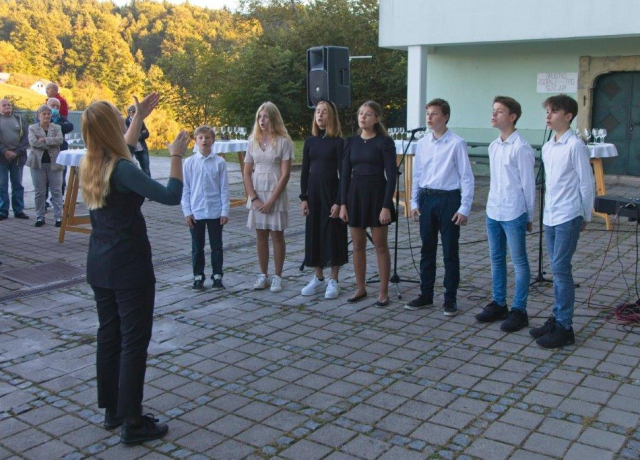 Heritage for all - the vocal group sings a song by Josip Ipavec (credit, Hruševec Primary School)