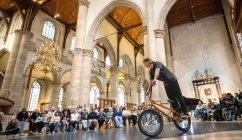 A musical and physical performance between monument, organ, piano and BMX freestyle artist Open Monumentendag Rotterdam 2025