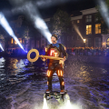 Flyboard-artiest-met-gouden-sleutel-Foto-Jurgen-Huiskes