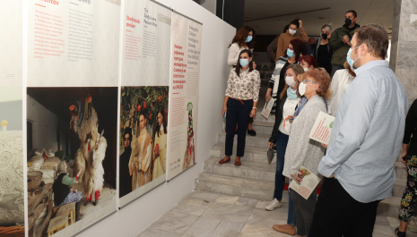 Visi iisii tors the opening of the exhibition