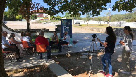 The present image is related to our activity "Come and Be Heard" inserted in the European Heritage Days 2018. We have the presence of the Amarante community for a moment dedicated to dialogue and the sharing of memories, stories, objects, photographs, legends and experiences of life.