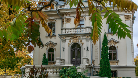 Main house of Vileišis palace building complex