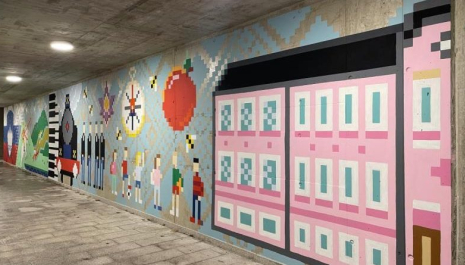 Poslikava podhoda prepet tradicionalnega v tehniki pixl art